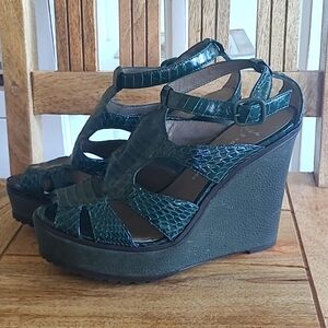 LISA FOR DONALD J PLINER green leather snake platform wedges